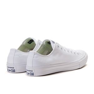chuck taylor ii ox white
